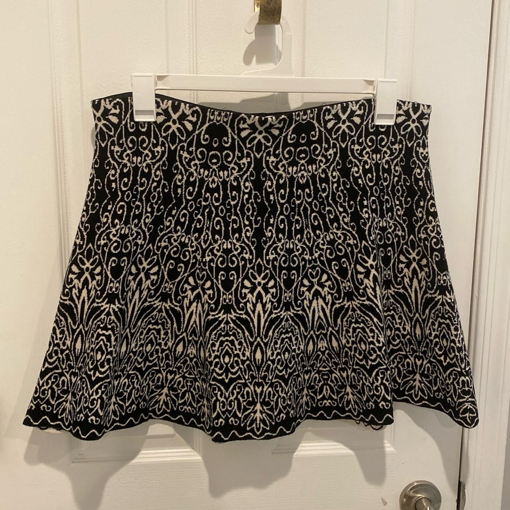 Xhilaration skirt size XL